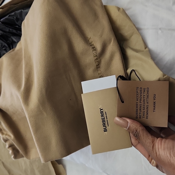 [SOLD]Authentic Burberry Slide - Picture 7 of 7